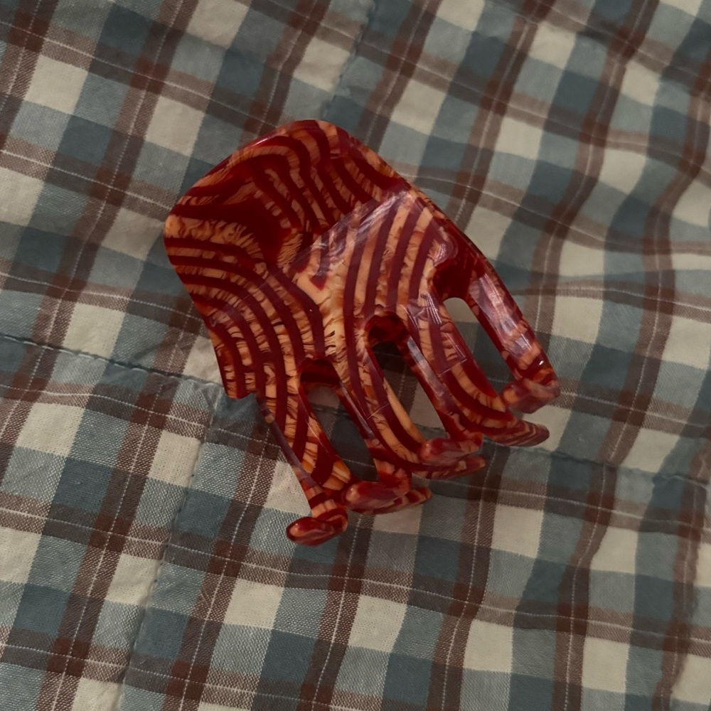Chunks large red hair clip claw